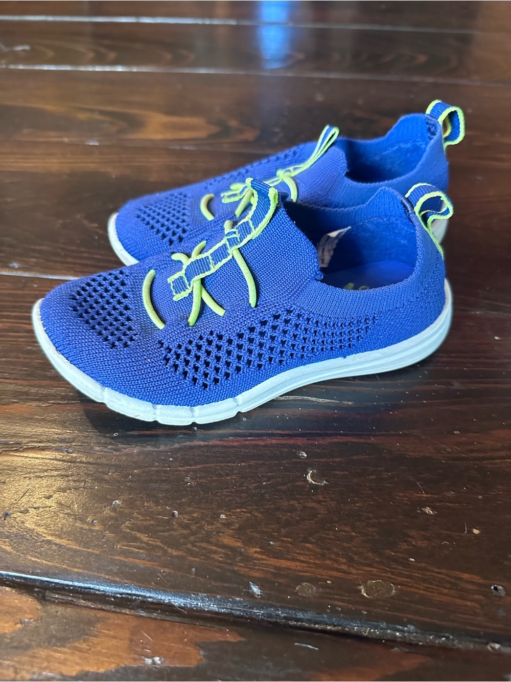 Osh Kosh Kids Blue Knit Water Shoes with Lime Accents